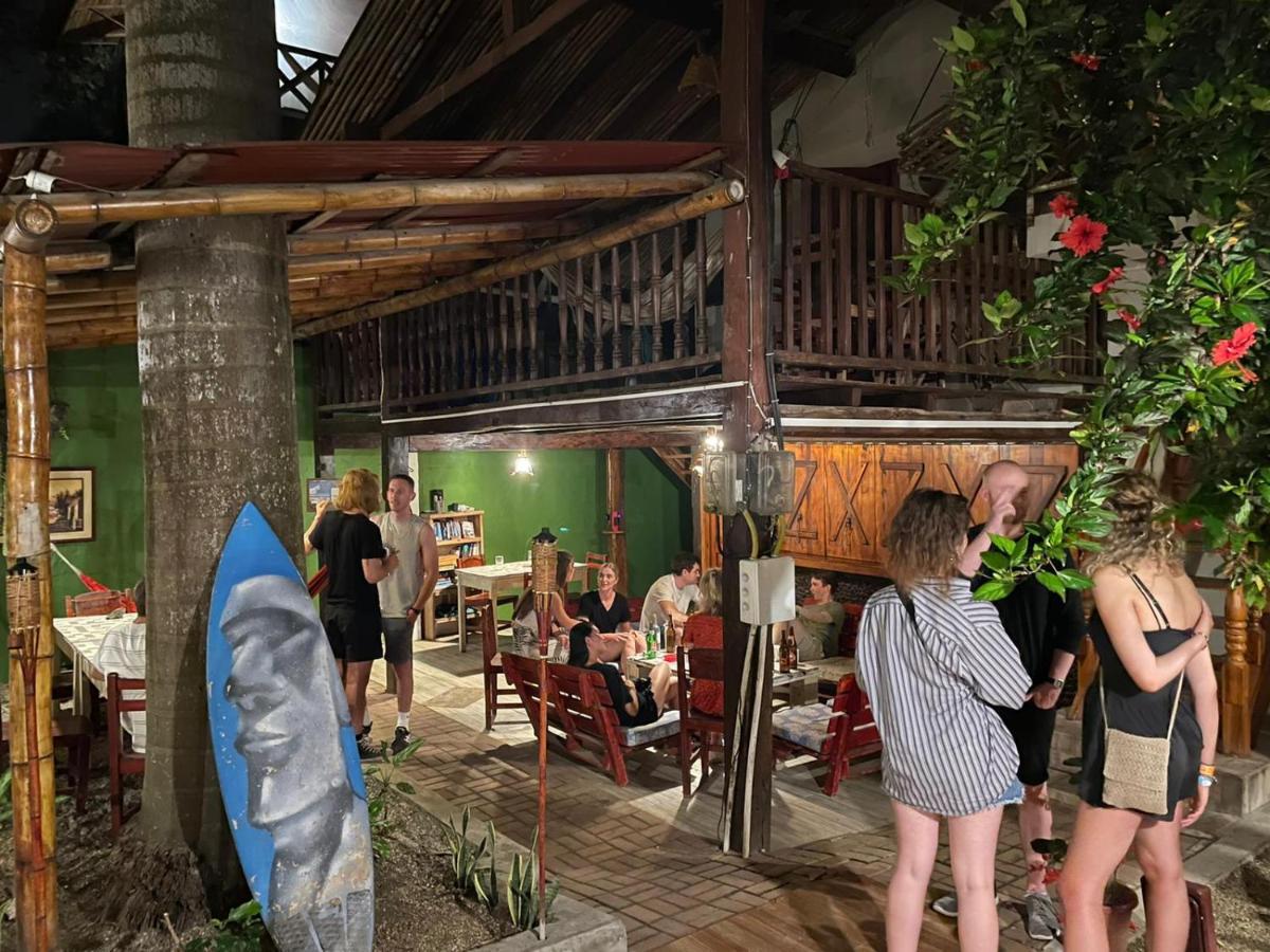 Hostal Moai Montanita Bagian luar foto