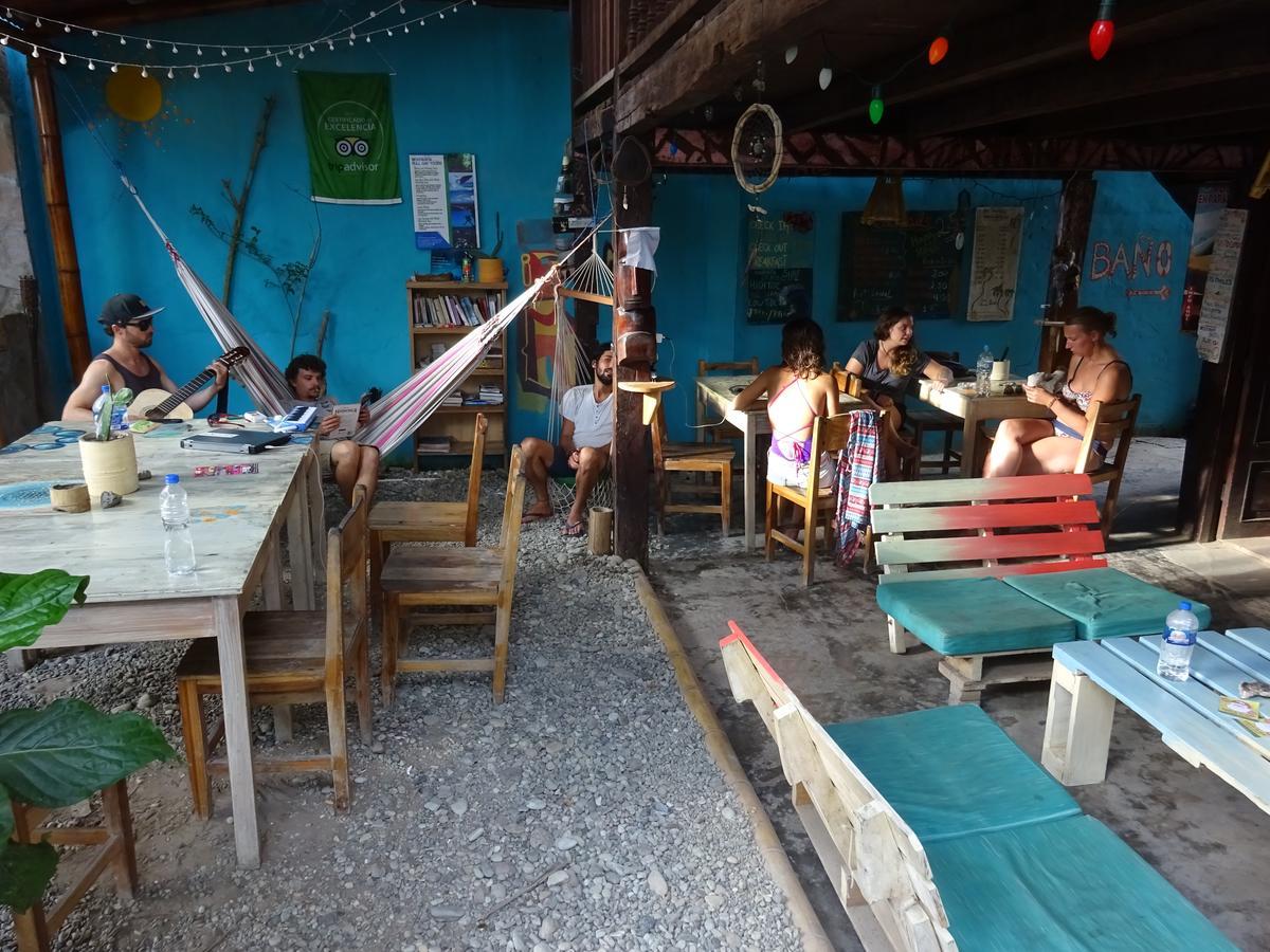 Hostal Moai Montanita Bagian luar foto