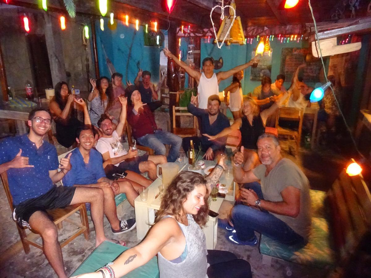 Hostal Moai Montanita Bagian luar foto