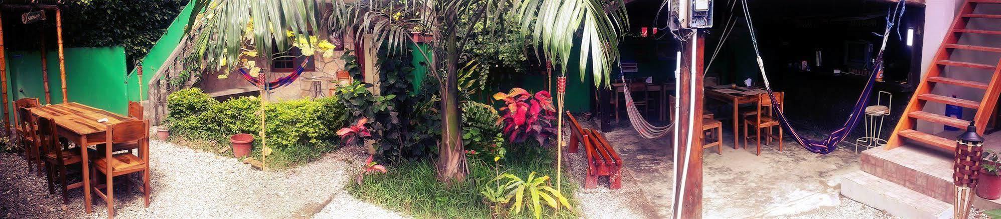 Hostal Moai Montanita Bagian luar foto